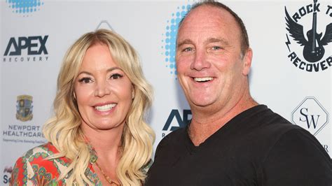 Jeanie Buss and Jay Mohr Are Engaged .